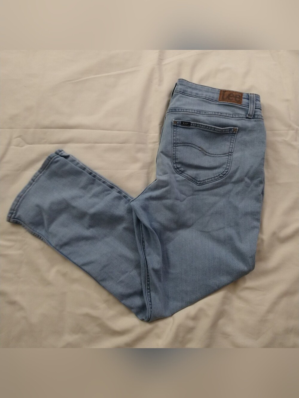 *****FLASH SALE***** Lee Women’s Light Blue Slim Straight Jeans